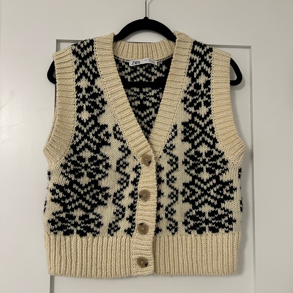 Zara sweater vest black and white
